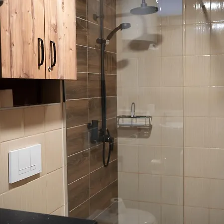 Dřevěný Romantický Srub V Krušných Horách * Hroznetin